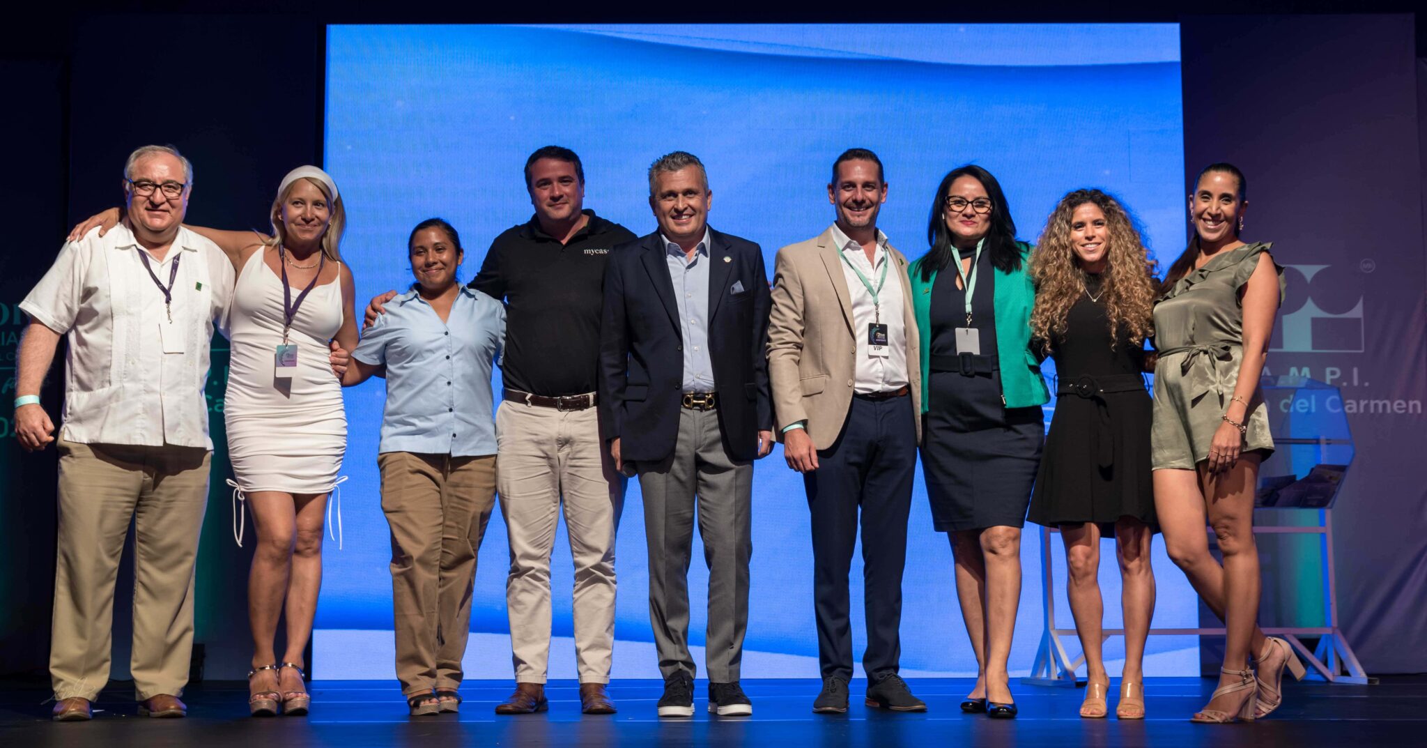 enrique-dominguez-ampi-sadhu-clausura-foro-ampi-riviera-maya-753590