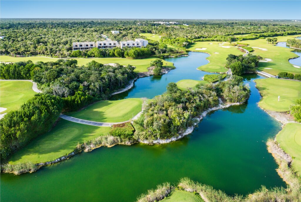 El Sello de Excelencia Global: La Importancia de un Campo de Golf Avalado por la PGA en la Riviera Maya (Destino Chemuyil)