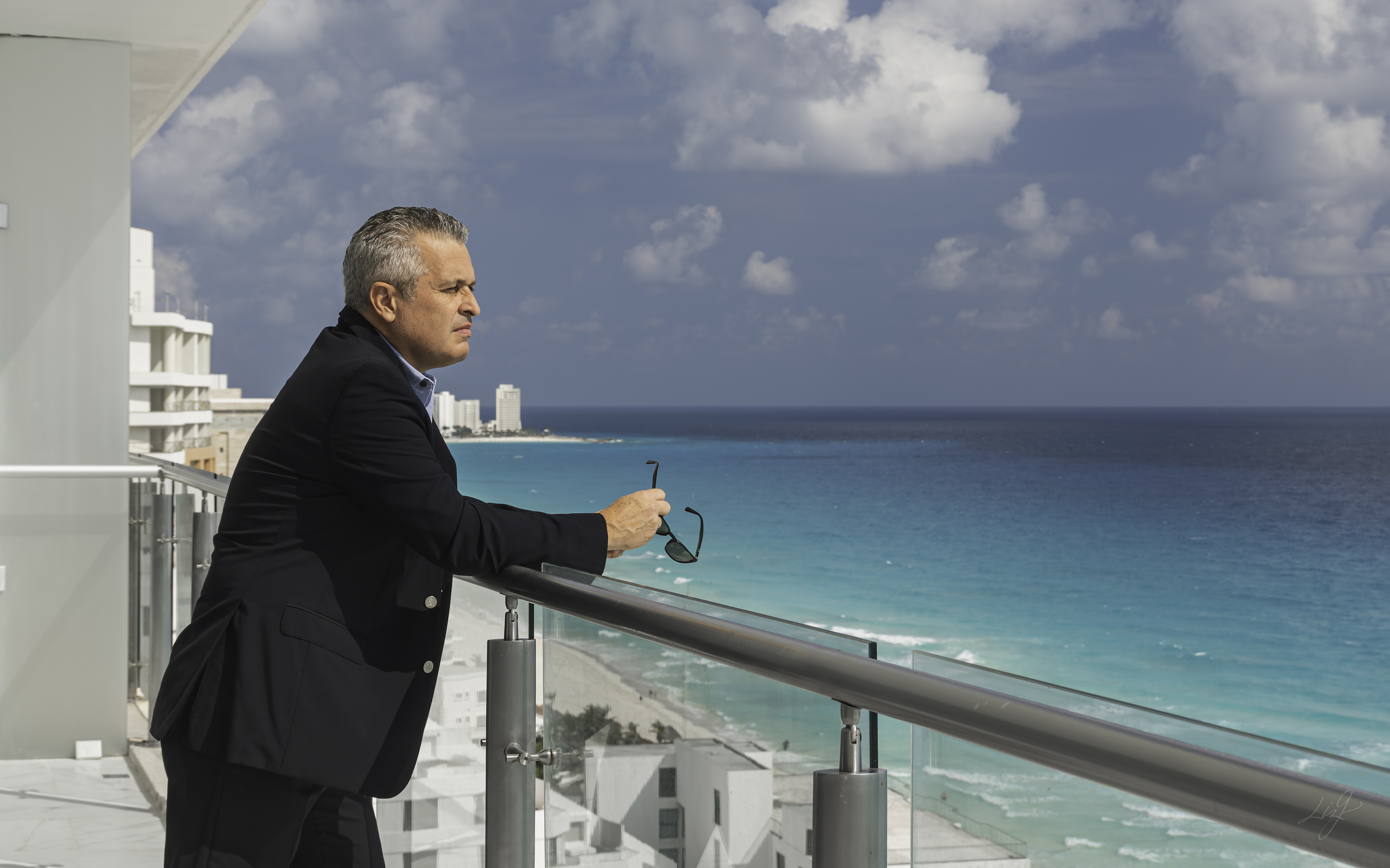 El resultado es el Plan Estratégico de Desarrollo Sostenible (PEDS) 2025-2050. Para quienes participamos en la industria inmobiliaria, entender este plan no es opcional: es la clave para la relevancia en la "Nueva Era del Turismo". En un contexto donde el 52% de los líderes considera que gestionar el cambio es su mayor desafío, este documento es el mapa de navegación indispensable